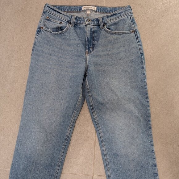 Abercrombie & Fitch; The ‘90s Straight’; Size 28/6 Xtra Short - Picture 2 of 4